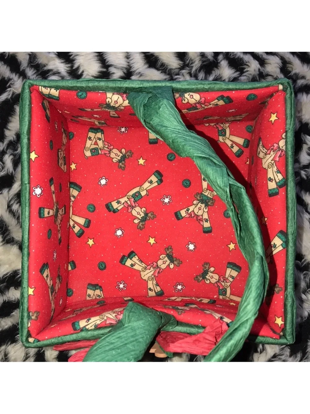 DIY Christmas basket 🧺 8x8 inches red and green with reindeer